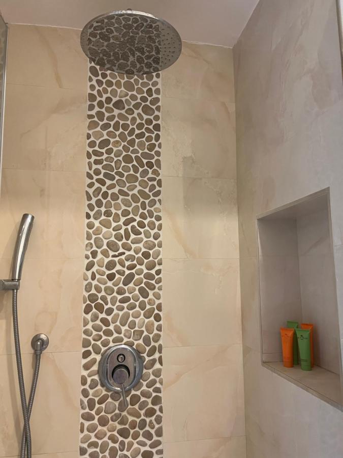 Casa Tiare, The Heart Of Piazza Plebiscito Apartment Naples Luaran gambar