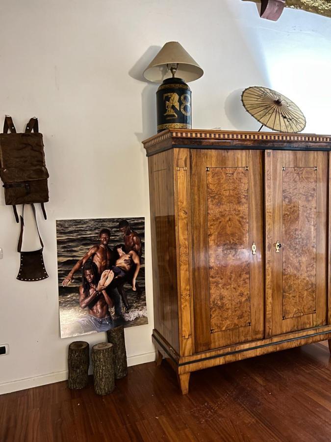 Casa Tiare, The Heart Of Piazza Plebiscito Apartment Naples Luaran gambar