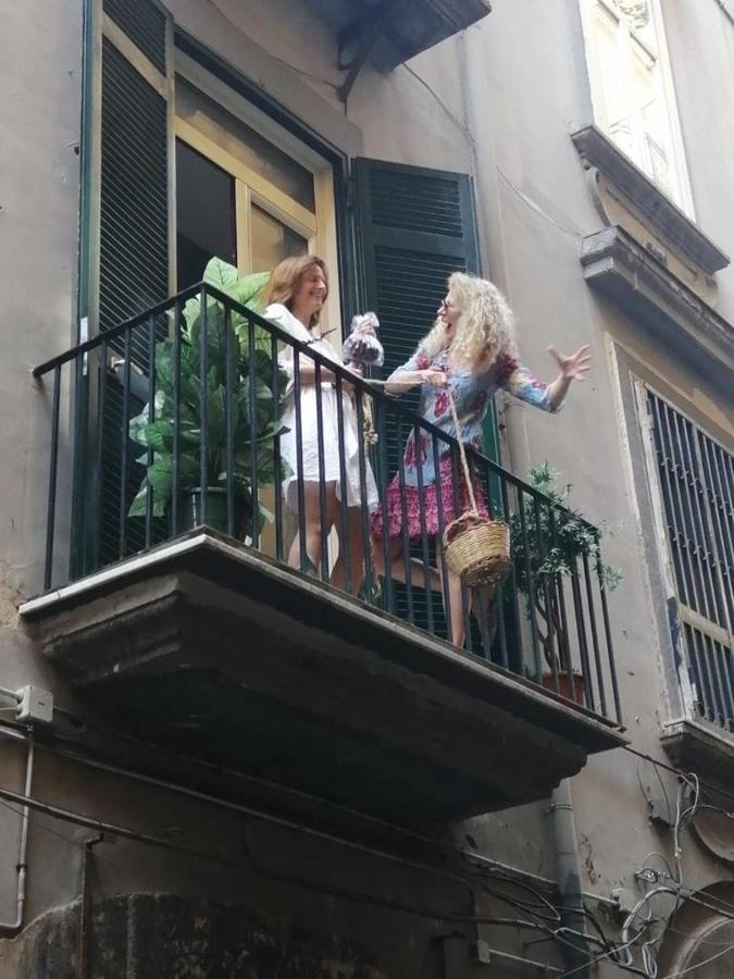 Casa Tiare, The Heart Of Piazza Plebiscito Apartment Naples Luaran gambar