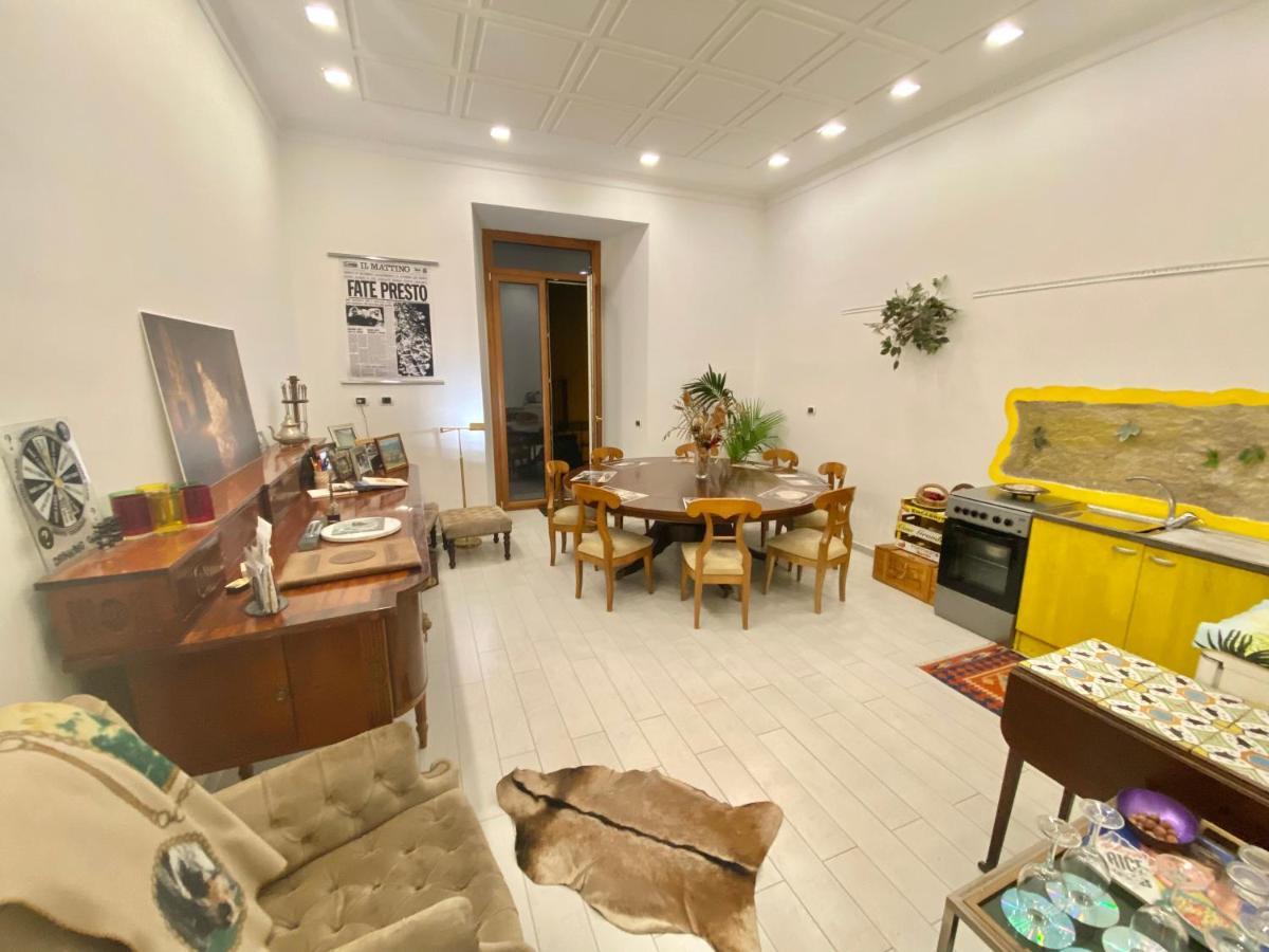 Casa Tiare, The Heart Of Piazza Plebiscito Apartment Naples Luaran gambar