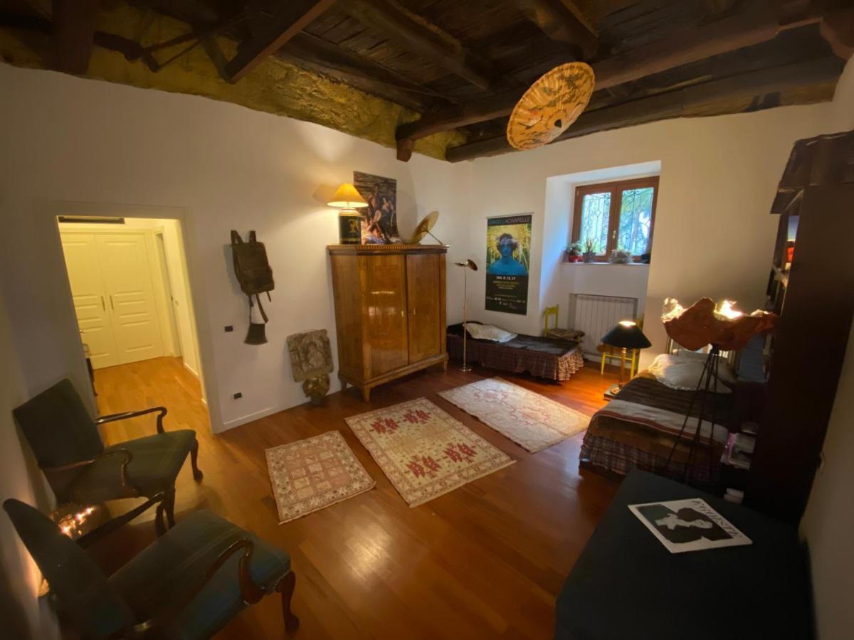 Casa Tiare, The Heart Of Piazza Plebiscito Apartment Naples Luaran gambar