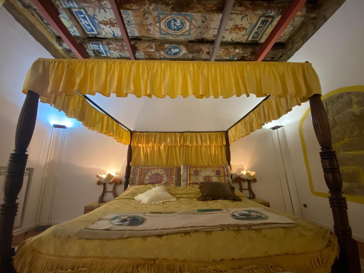 Casa Tiare, The Heart Of Piazza Plebiscito Apartment Naples Luaran gambar